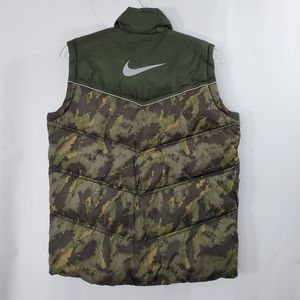 nike camo vest